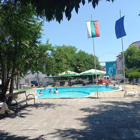 Central Hotel